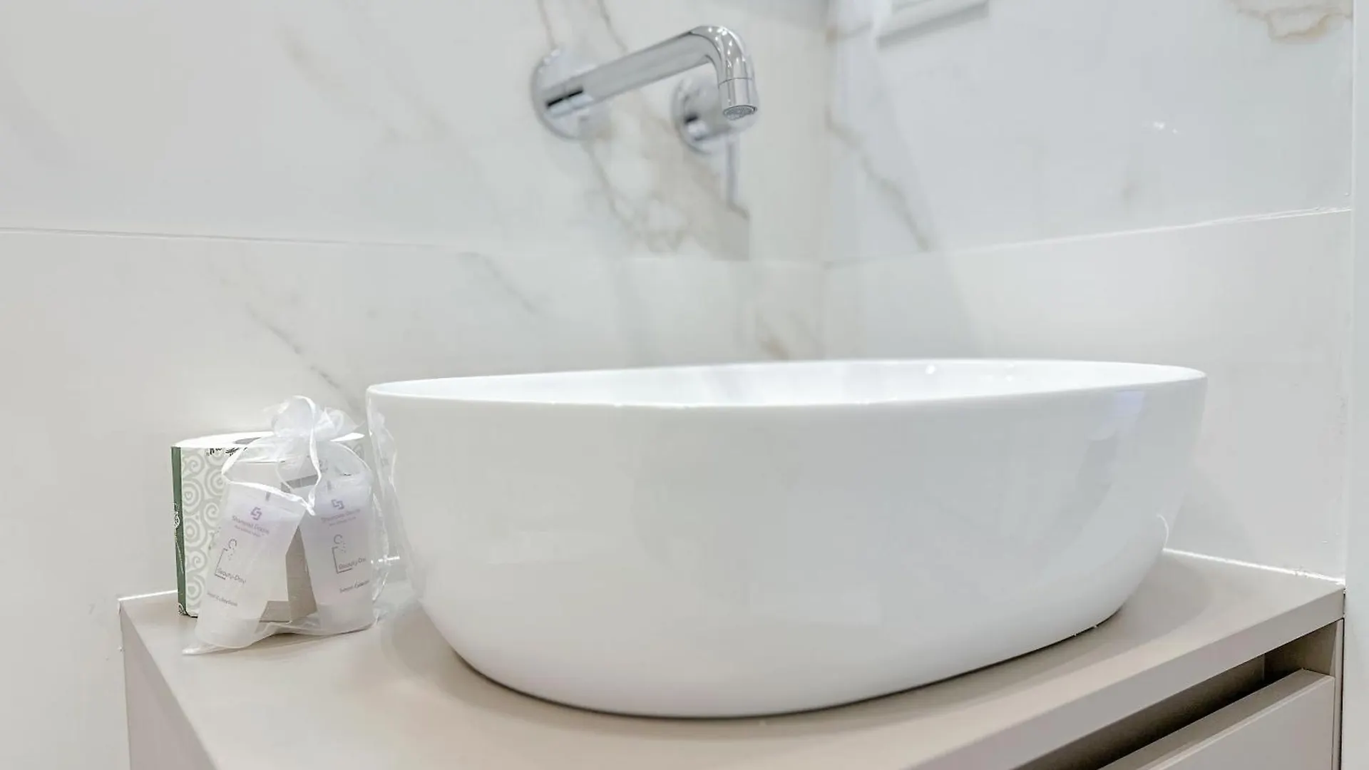 Gioia 67 Suite - 5 Min Dalla Stazione Milan Italy